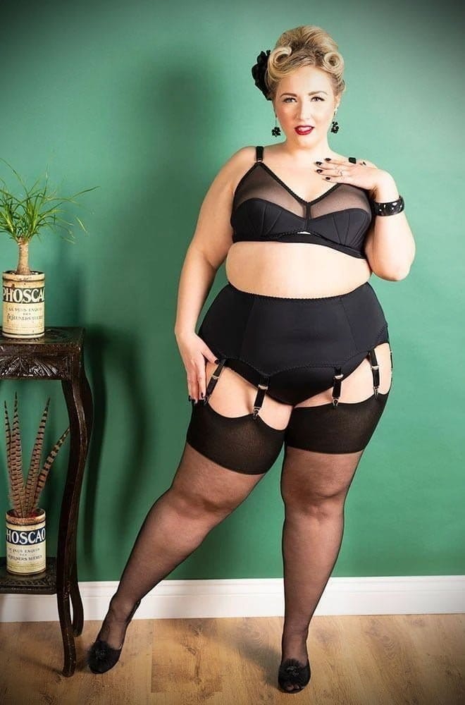 Black Curve Seamed Stockings image 1