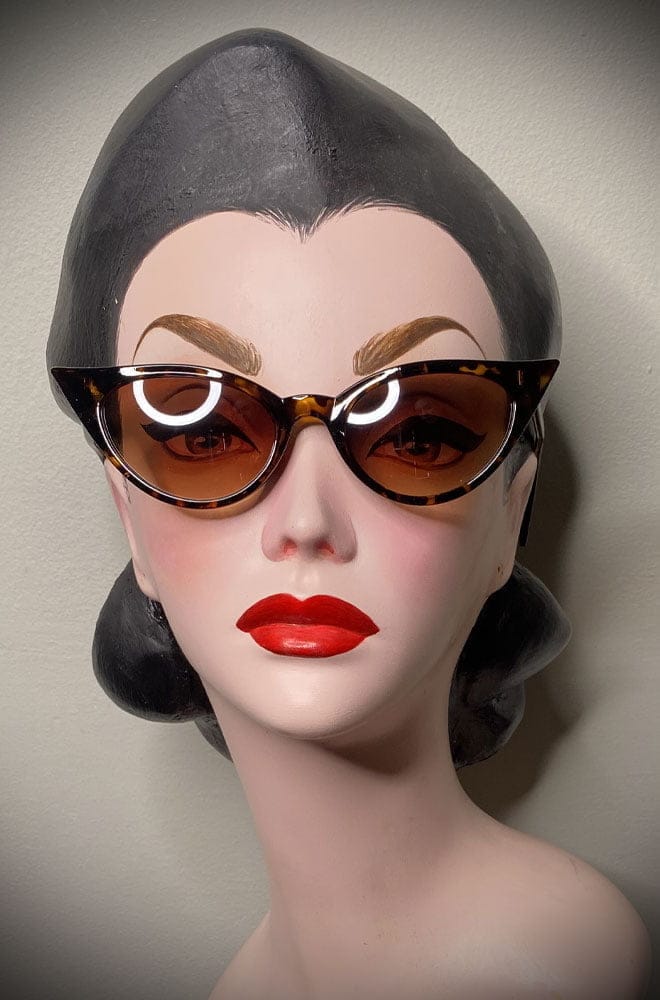 Tortoiseshell Marilyn Sunglasses image 1
