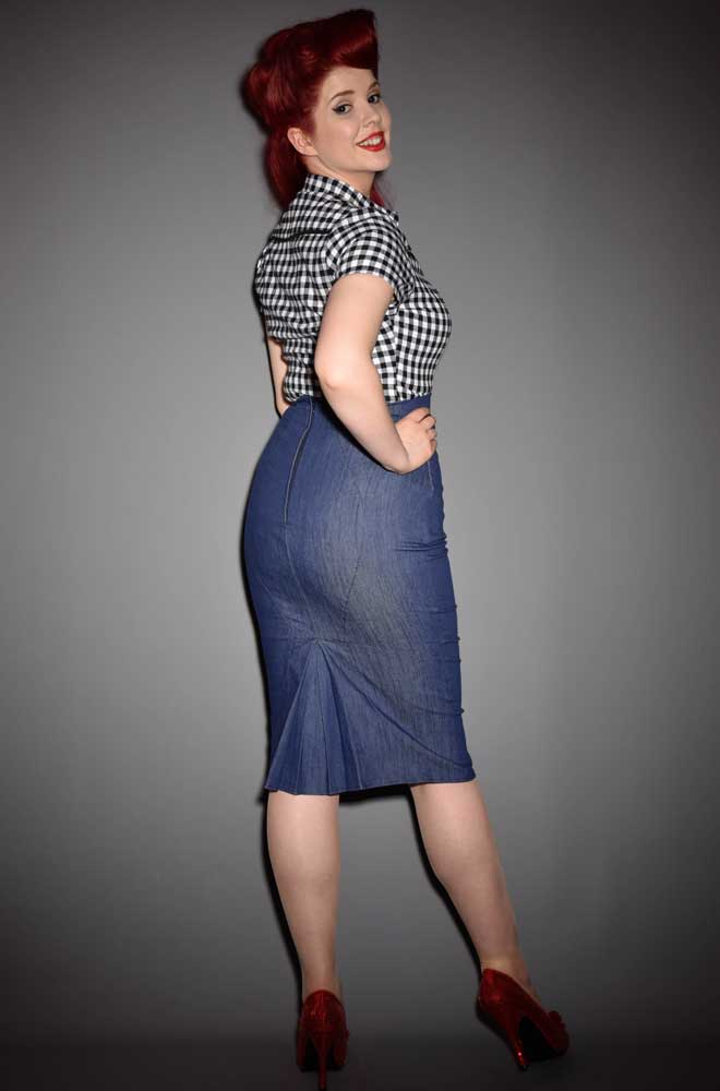 Blending Pinup style with modern day living, the Blue Denim Agnes Pencil Skirt is a dream! Deadly is the Female are UK stockists of Miss Candyfloss.