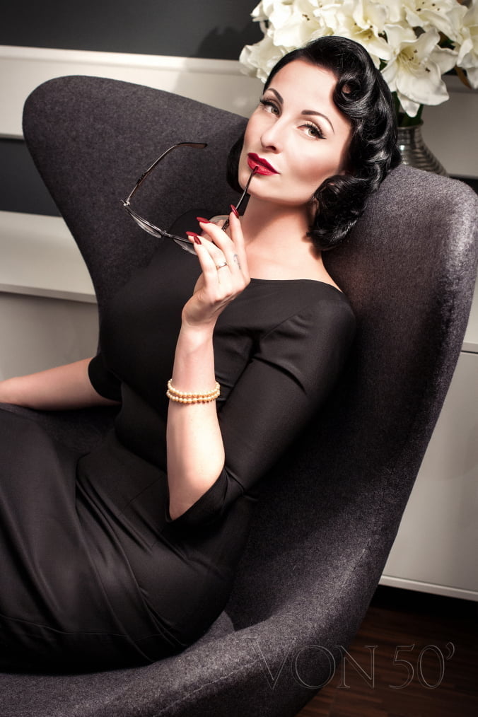 Deadly is the Female interviews Ava Elderwood!
