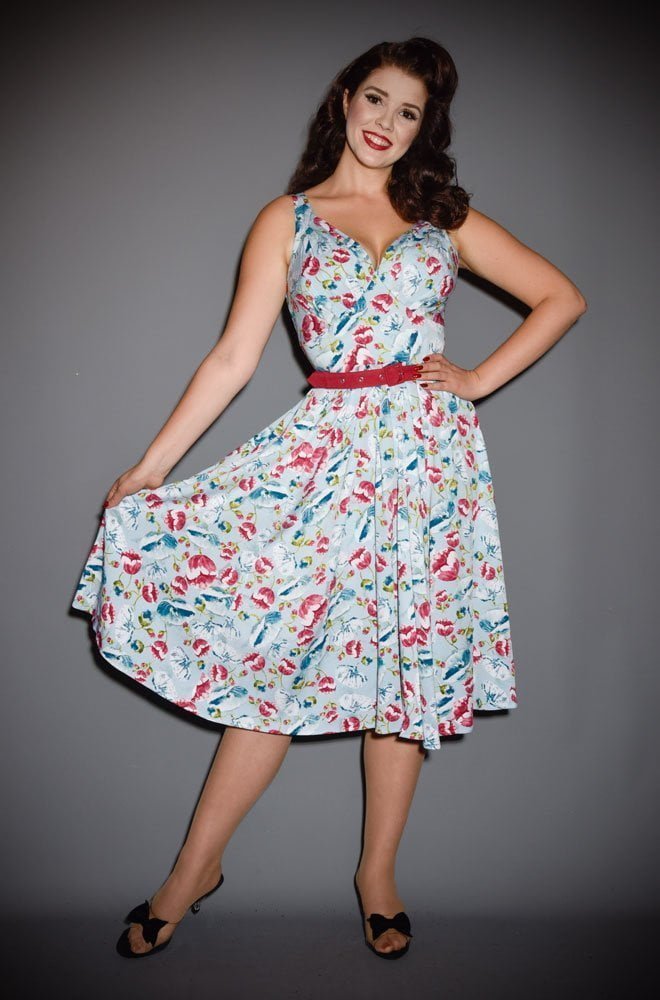 The Bassie-Regina Swing Dress is a chic 50's style dress in a cool floarl print. Deadly is the Female are UK stockists of Miss Candyfloss.