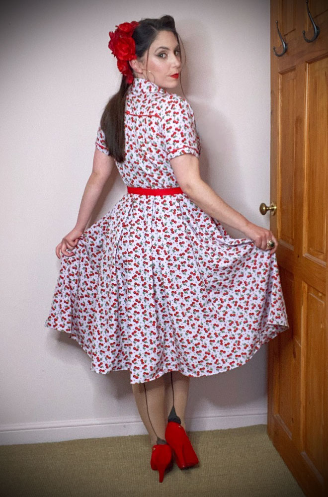 Cherry Print Springfield Dress - a darling 50s style summer dress. A perfect vintage dress, from sunny picnic to garden party!