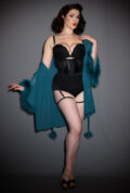 The Teal Feather Trim Robe oozes retro glamour and luxury. A classic mesh robe with a tie waist, finished with fluffy luxurious feather trim on the sleeves.