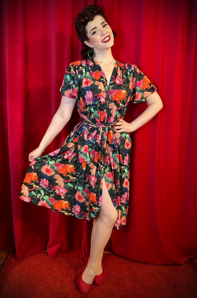 The Country Garden Claudia Dress is a 40s style, one-size dress with sash waist. A signature piece by Alexandra King for Deadly is the Female.