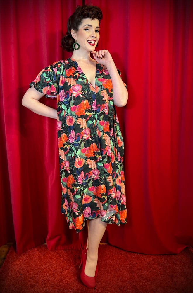 The Country Garden Claudia Dress is a 40s style, one-size dress with sash waist. A signature piece by Alexandra King for Deadly is the Female.